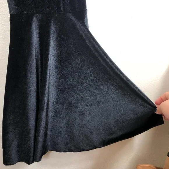 MARIE NICOLE CLOTHING Black Crushed Velvet Flare Curtain Long Pants Size Large - Picture 3 of 11